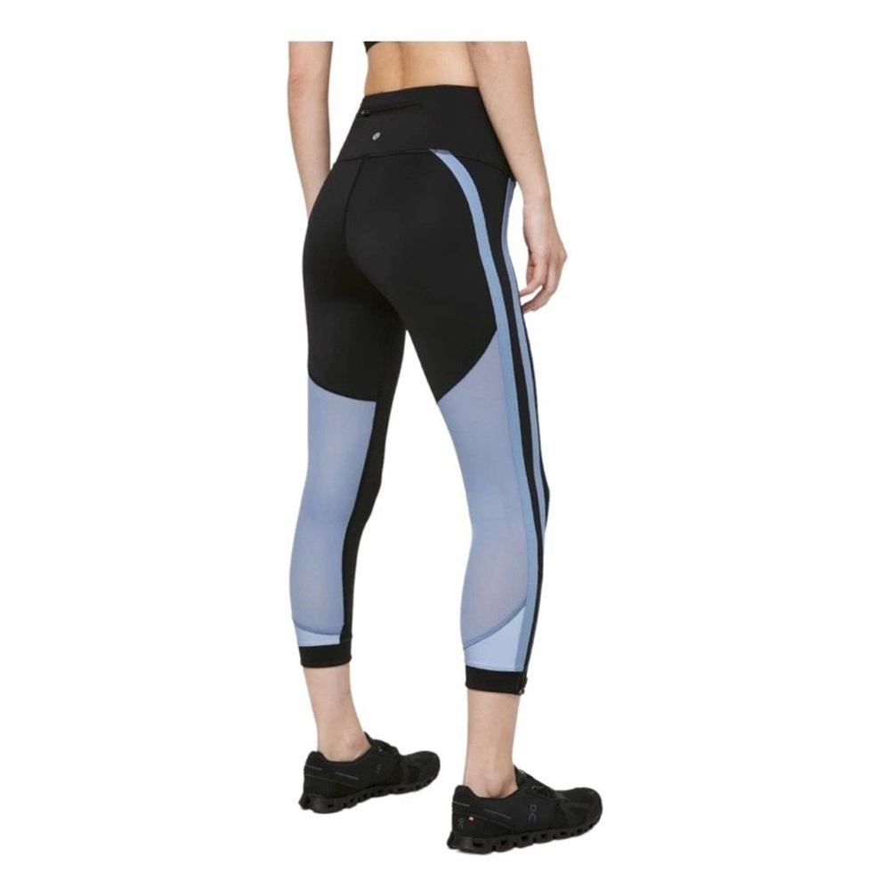 Lululemon Zip The Line Crop 23” Black / Utility Blue size 6